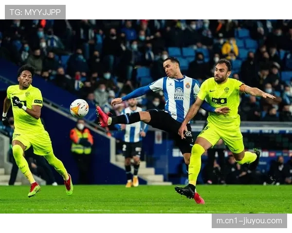 西甲对决:西班牙人迎战埃尔切 全力争胜